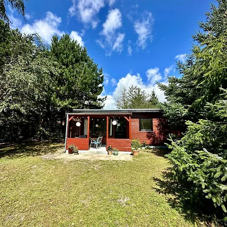 בית נופש Retro Charm In Red In Lovely Surroundings *