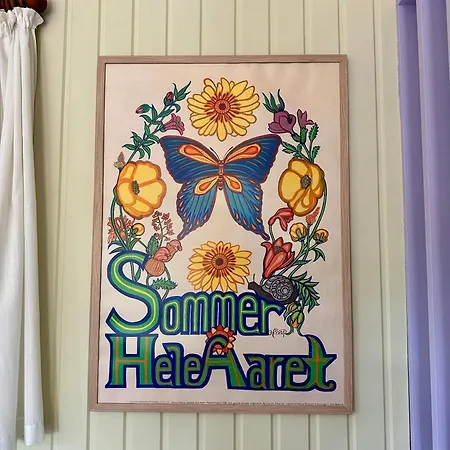 בית נופש Retro Charm In Red In Lovely Surroundings