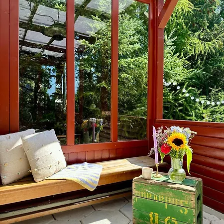 Ferienhaus Retro Charm In Red In Lovely Surroundings