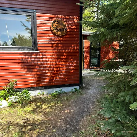 בית נופש Retro Charm In Red In Lovely Surroundings