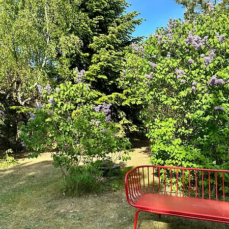 Retro Charm In Red In Lovely Surroundings בית נופש Bøtø By